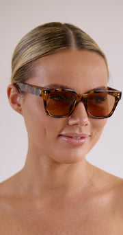 Mandy Sunglasses - Turtle Light Lens
