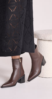 Leanora Boot - Chocolate