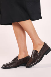 Quannah Flat - Chocolate Croc