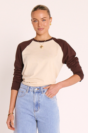 Sloane Tee - Chocolate Cream