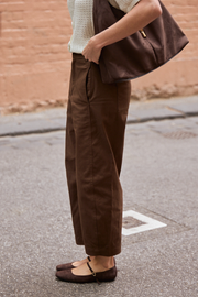 Charlie Cropped Barrel Pant - Chocolate