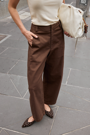 Charlie Barrel Pant - Chocolate