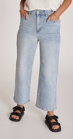 Sarah Cropped Jean - Icy Blue